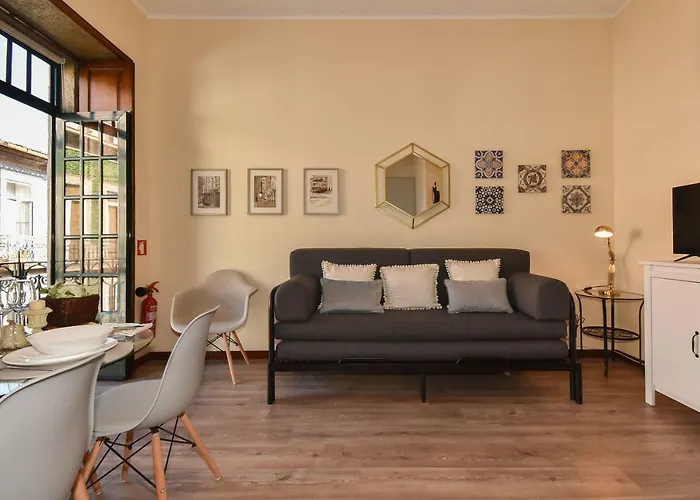 Azulejos Duplex - Downtown *